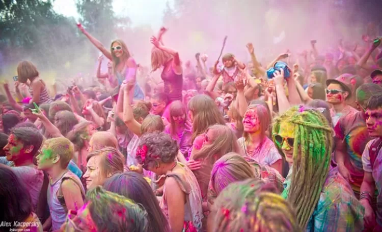 Фестиваль красок Холи ColorFest 2016 в Москве: расписание, участники